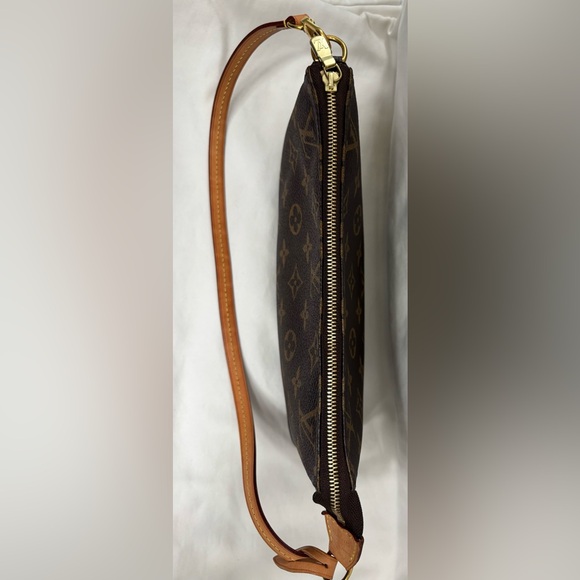 Louis Vuitton Pochette w/ original dust bag, box, ribbon, & sales bag - Picture 12 of 17